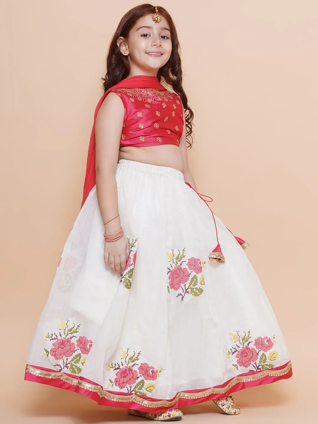 Jashvi Girls Peach embroidered choli & floral embroidered Design Lehenga With Dupatta