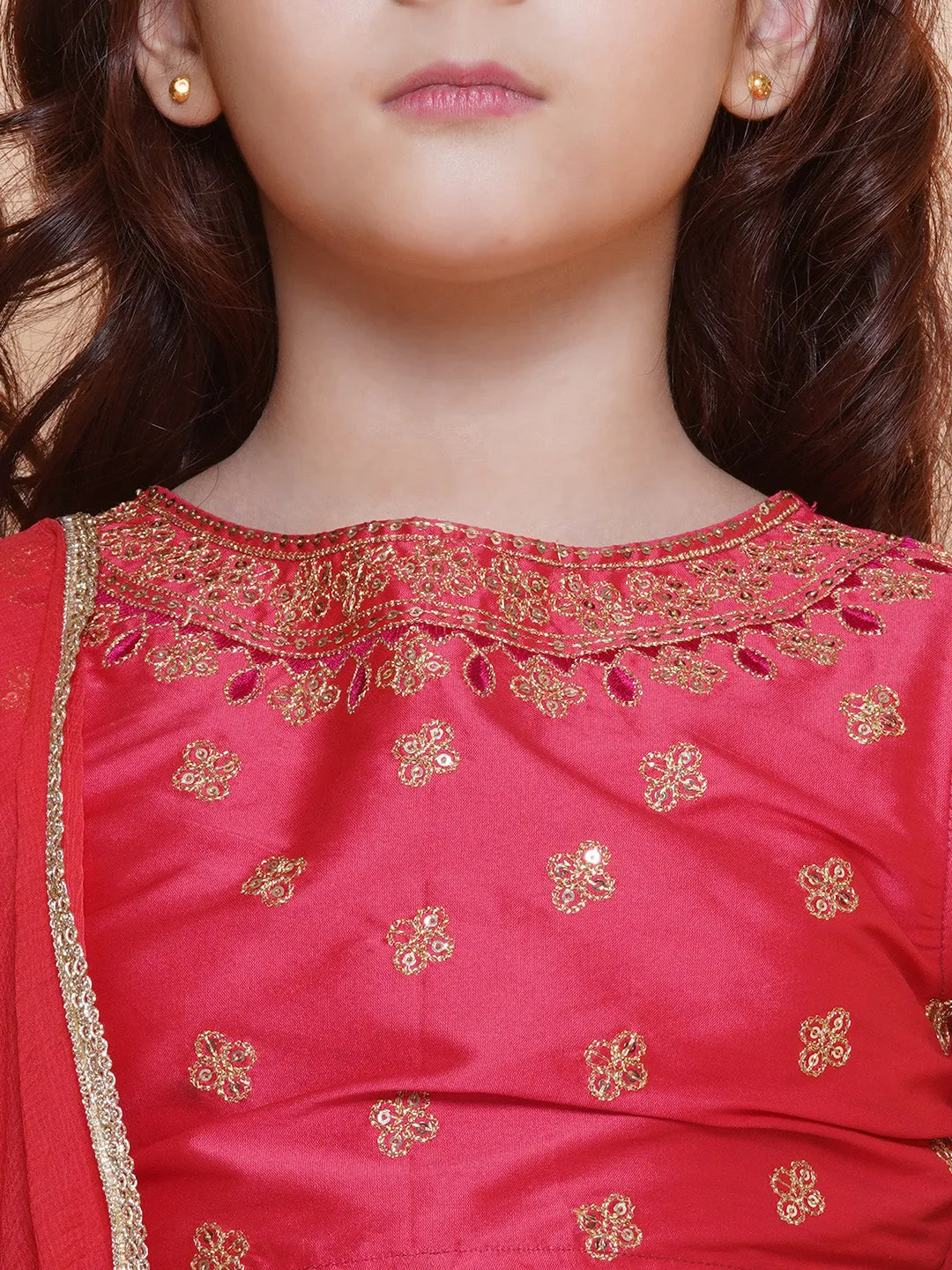 Jashvi Girls Peach embroidered choli & floral embroidered Design Lehenga With Dupatta
