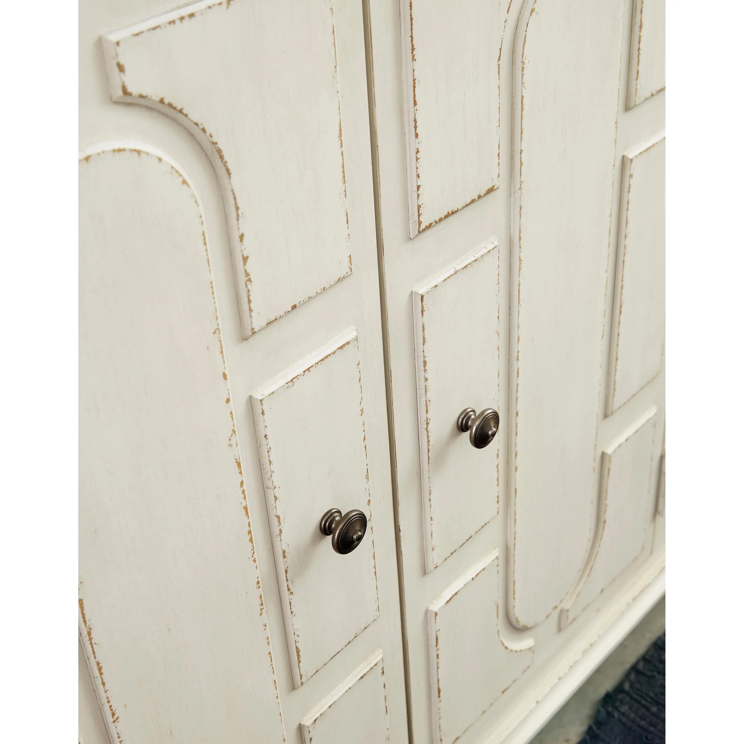 Signature Design by Ashley Roranville A4000268 Accent Cabinet